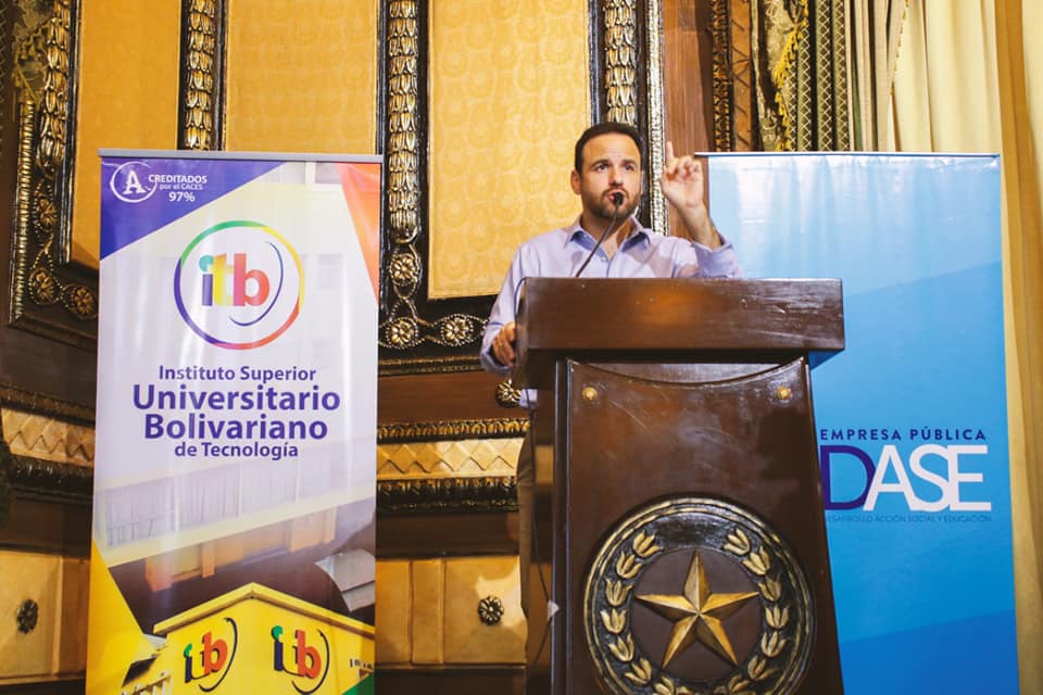 500 nuevos estudiantes iniciaron clases en la carrera de Técnico Superior en Enfermería en la familia bolivariana