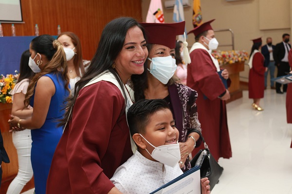 Incorporación FAECAC El Martes 27 de Julio del presente año, 150 estudiantes de las carreras de Administración, Contabilidad y Sistemas