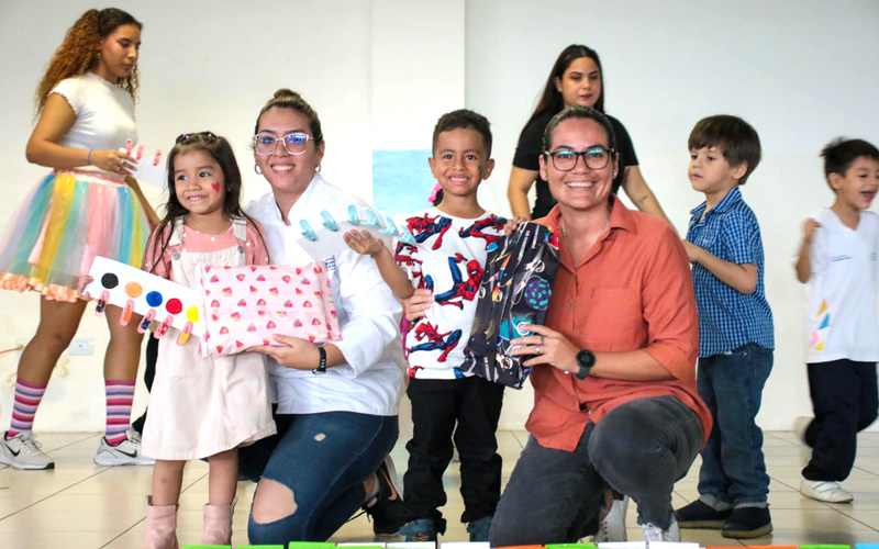 Estudiantes de la FACES celebran el Día Internacional de las personas sordas