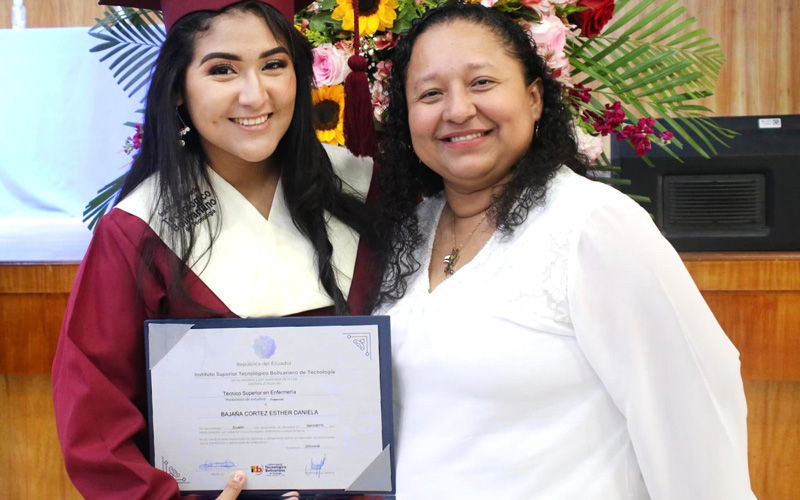  Nuevos enfermeros se gradúan en ITB 