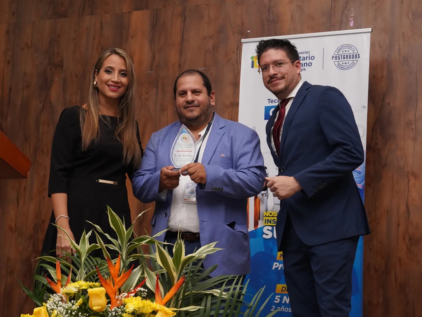 350 asistentes participaron en la Jornada Académica por el Día Mundial de la Visión.