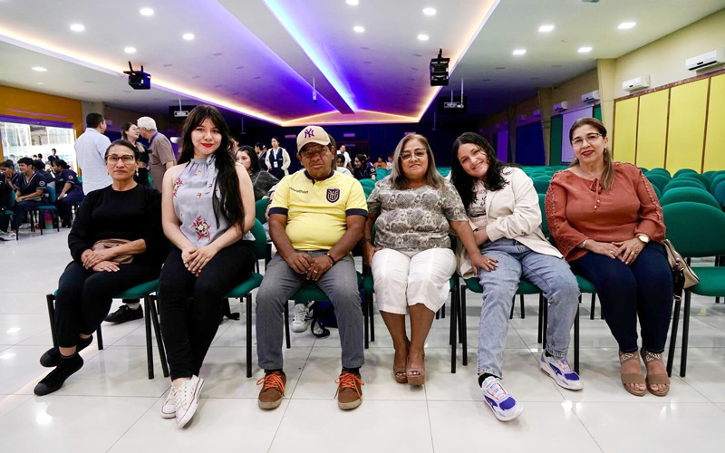 Gran estreno de la obra teatral: "El alma en los labios"
