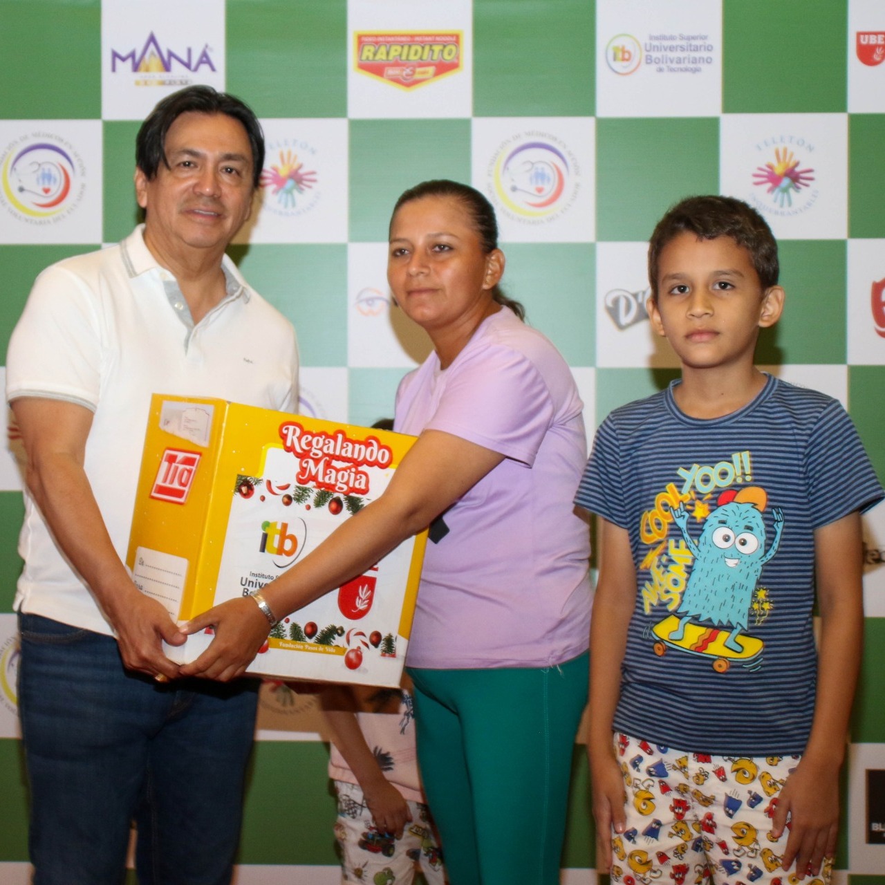 Campaña Regala Sonrisas participa en Teletón Inquebrantables.