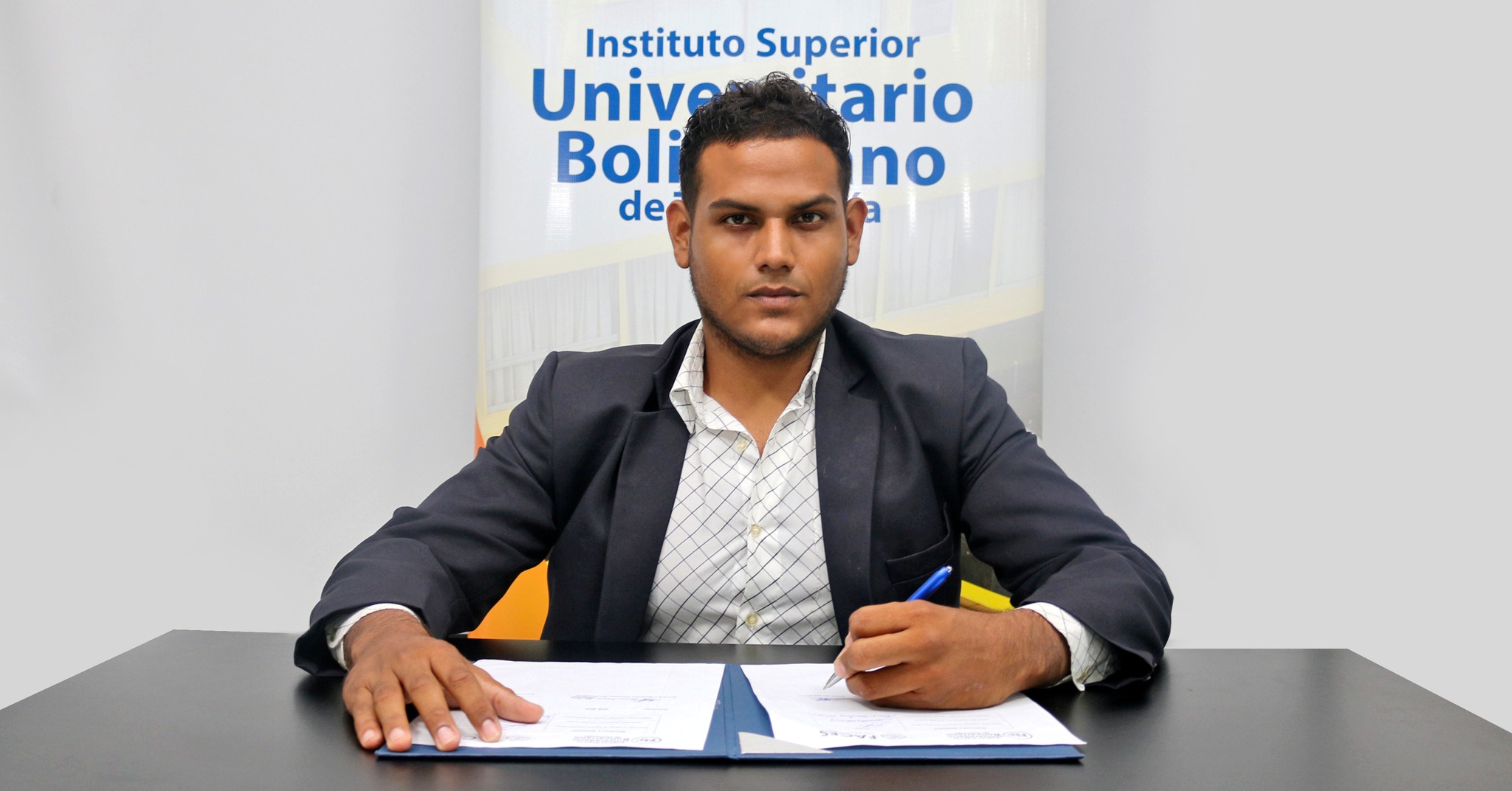 Estudiantes de la modalidad en línea de Tecnología Superior en Desarrollo de Software 