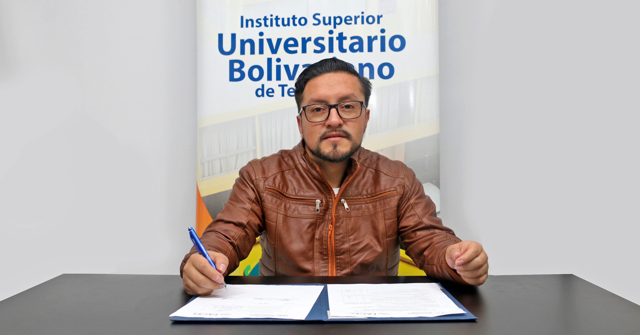 Estudiantes de la modalidad en línea de Tecnología Superior en Desarrollo de Software 