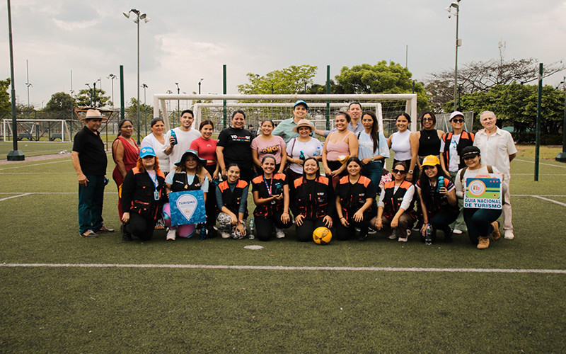  Estudiantes de la carrera de Guía Nacional de Turismo desarrollan proyecto final de sustentación.