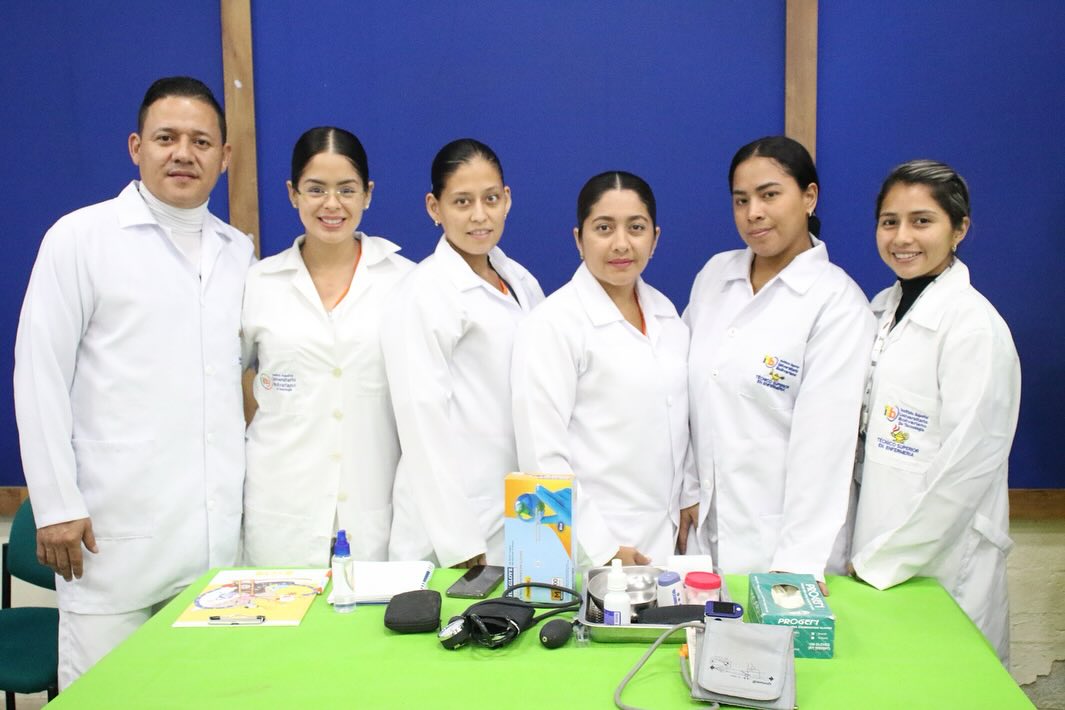 Más de 200 asistentes en el conversatorio sobre Obesidad en el siglo XXI.