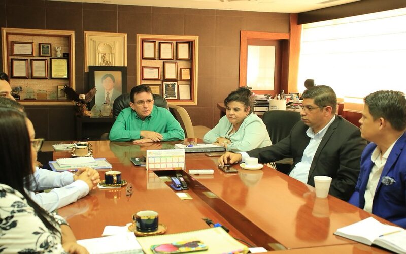 Autoridades del ITB y el Instituto de Los Andes de Santo Domingo se reúnen para fortalecer la cooperación académica.