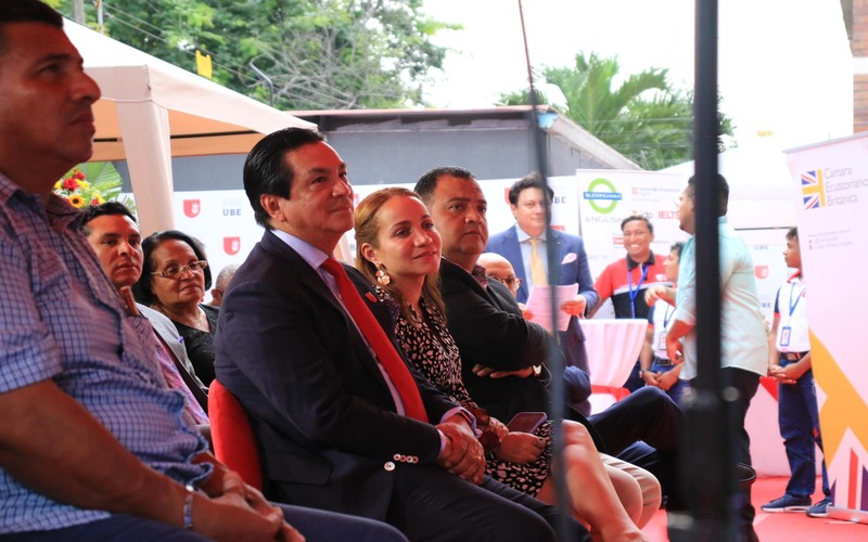  Autoridades de UBE e ITB participaron en la inauguración de Buckingham English Center
