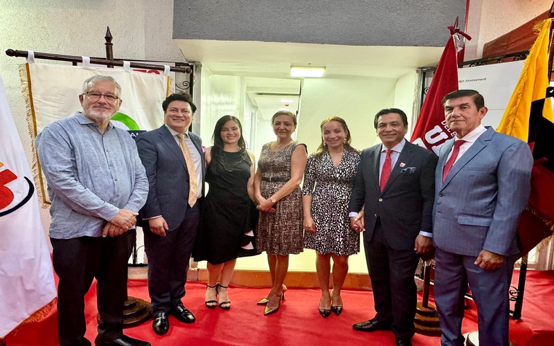  Autoridades de UBE e ITB participaron en la inauguración de Buckingham English Center