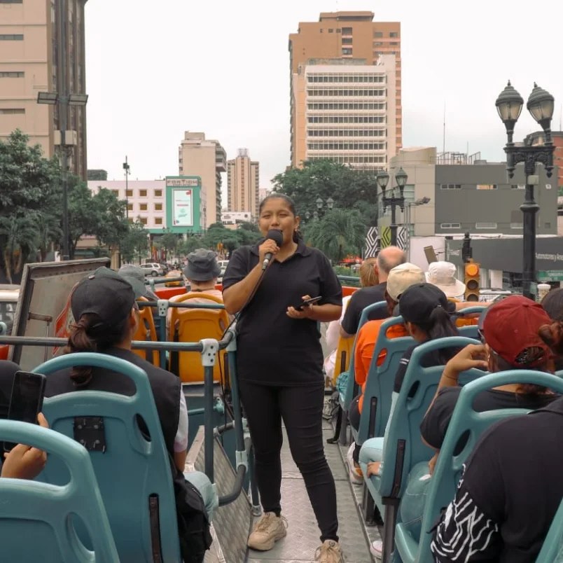 Estudiantes de ITB realizan recorrido turístico en lugares emblemáticos de Guayaquil.