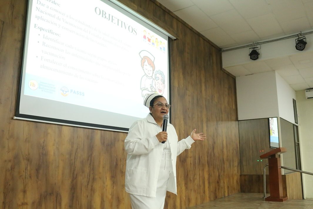 FASSS celebra la semana de vacunación con un conversatorio y una feria estudiantil