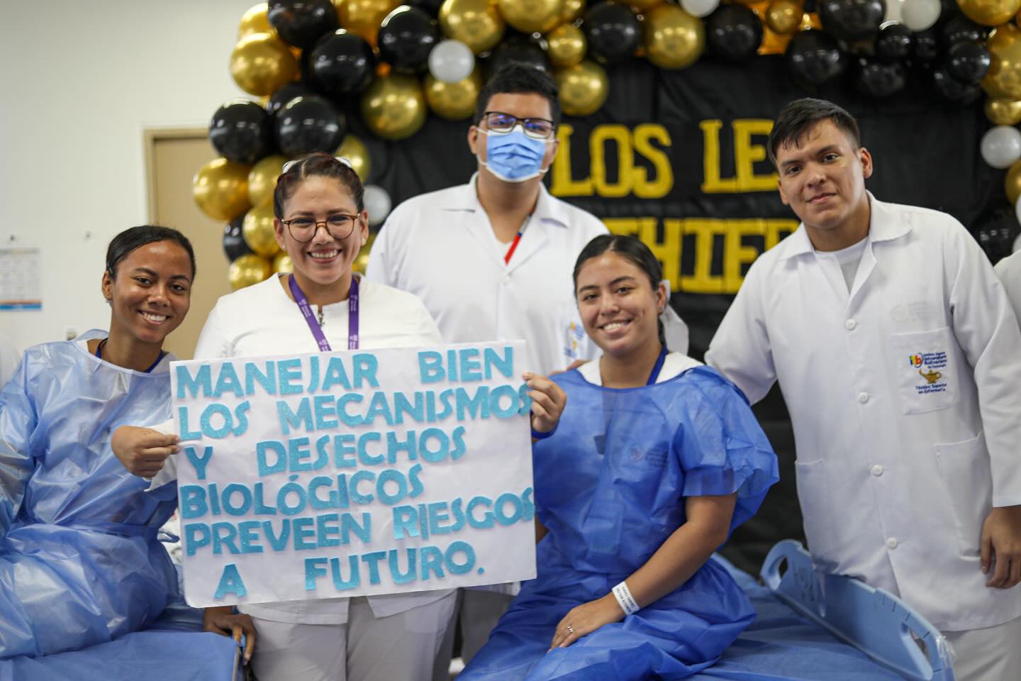 Estudiantes de Enfermería Conmemoran el Día Mundial de Seguridad en el Trabajo