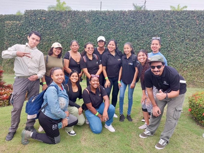  Estudiantes de turismo alcanzan tercer lugar en conteo de aves del Global Big Day en Guayas.
