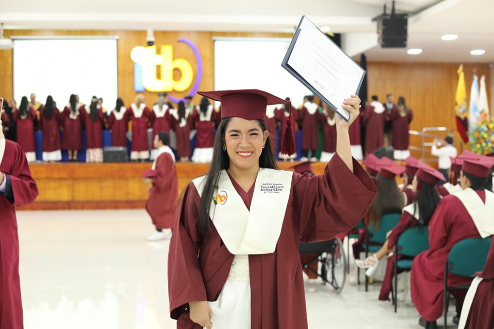 Segunda ceremonia de incorporación reúne a más de 290 graduados