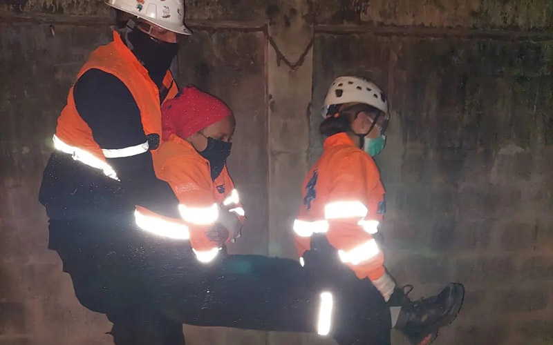 Los estudiantes de Emergencias Médicas del grupo #MEMPN01 demostraron sus habilidades en prácticas de Rescate en Estructuras Colapsadas.