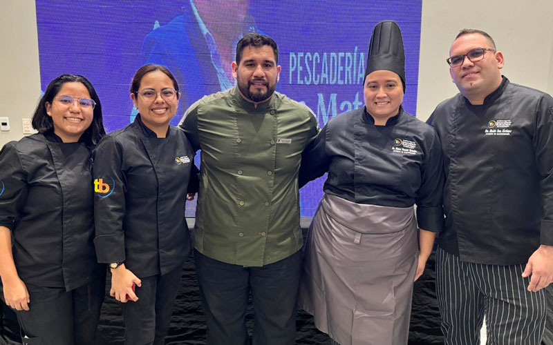 Docentes de Gastronomía del ITB participan en el Primer Festival del Encebollado en Guayaquil organizado .