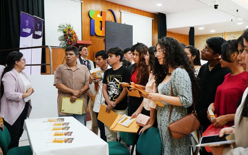 Estudiantes del ITB postulan a diferentes trabajos en la Feria “Nuevo Empleo Guayaquil” 