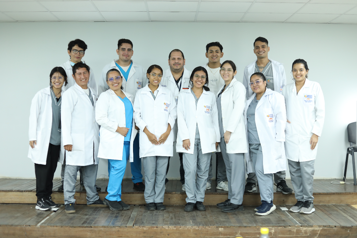 Estudiantes de Optometría del ITB participan en la Campaña Visual "Lentes con Propósito"