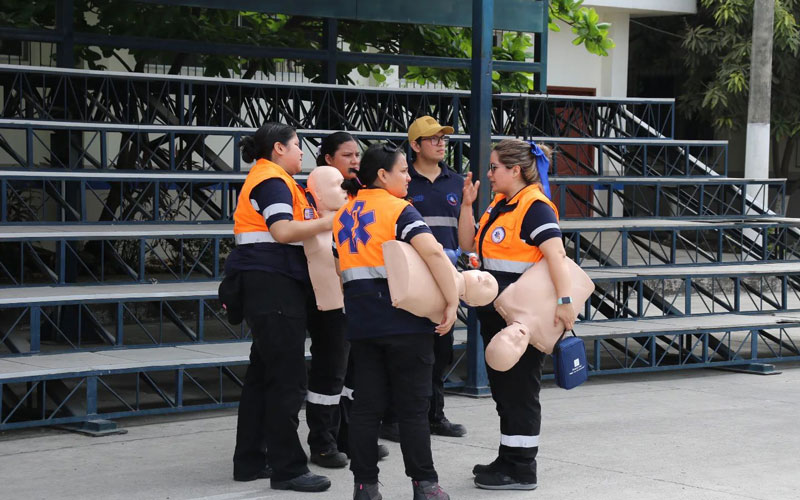 ¡Nuestros estudiantes de Emergencias Médicas están listos para todo! 