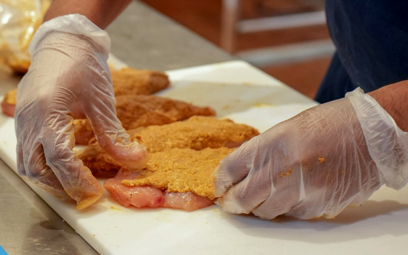 ¡Docente del ITB resalta como jurado en gran evento gastronómico! 