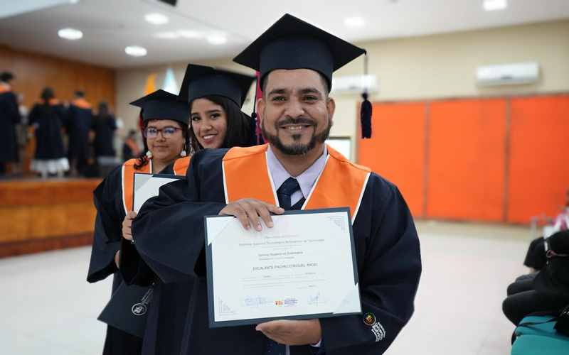 ITB celebra logros académicos alcanzados de más 350 graduados.