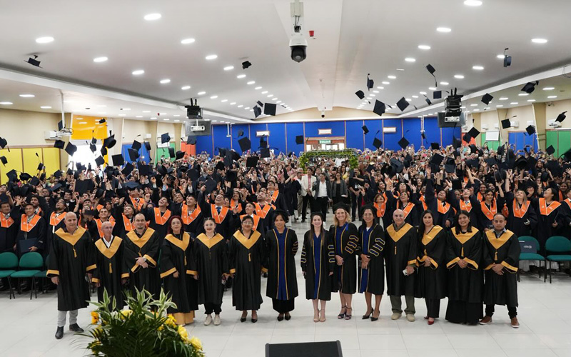 ITB celebra logros académicos alcanzados de más 350 graduados.