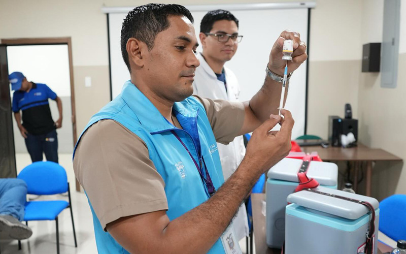 ¡ITB culmina con éxito la tercera jornada de vacunación en el Campus Atarazana!