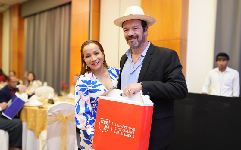 Noche de cultura y agradecimiento en el VIII Congreso Internacional de Ciencias Pedagógicas del Ecuador 