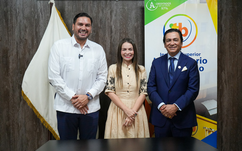 ¡ITB suscribe convenio con el CPCCS para fortalecer la participación ciudadana y la transparencia! 