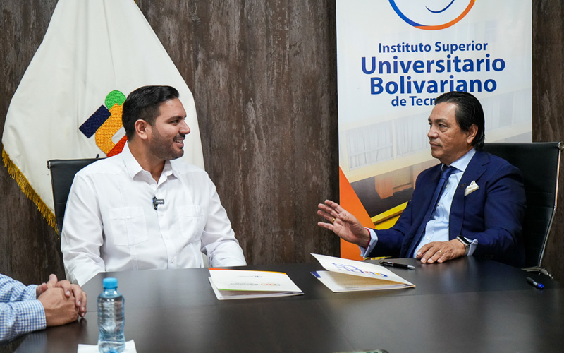 ¡ITB suscribe convenio con el CPCCS para fortalecer la participación ciudadana y la transparencia! 