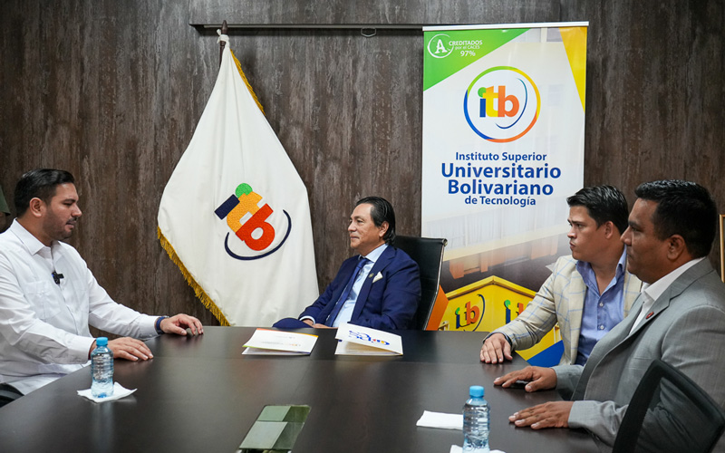 ¡ITB suscribe convenio con el CPCCS para fortalecer la participación ciudadana y la transparencia! 