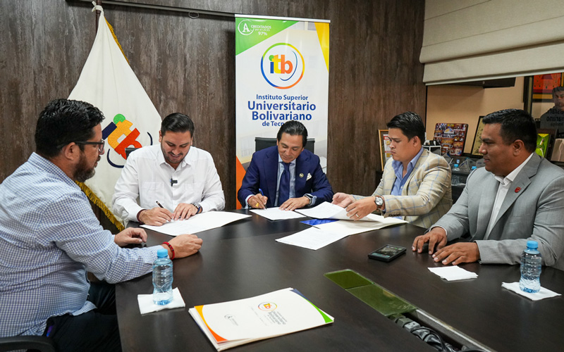 ¡ITB suscribe convenio con el CPCCS para fortalecer la participación ciudadana y la transparencia! 