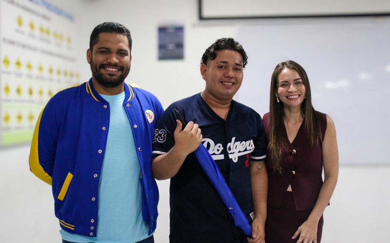 Bienvenida oficial al grupo ELPE03 de Tecnología Superior en Electricidad.