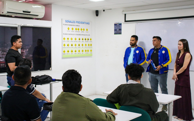 Bienvenida oficial al grupo ELPE03 de Tecnología Superior en Electricidad.