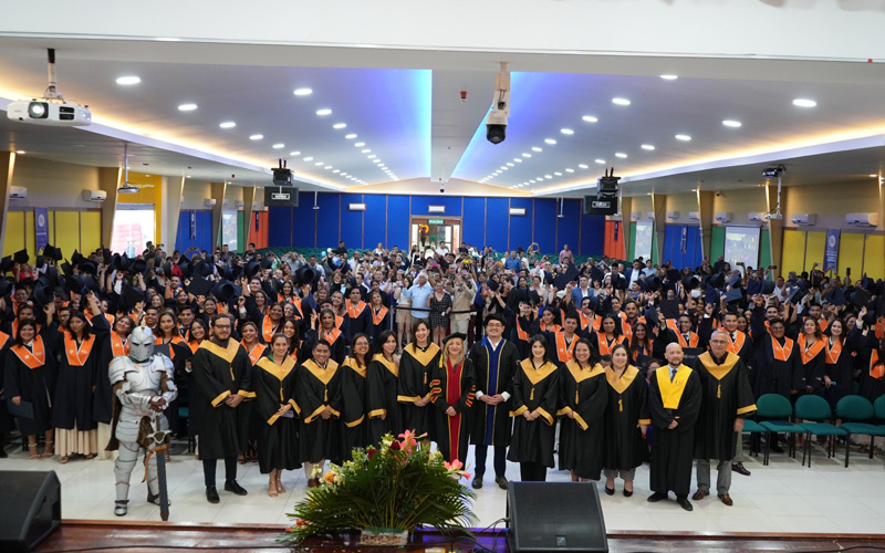 ¡Más de 200 estudiantes del ITB celebran el logro de sus metas! 