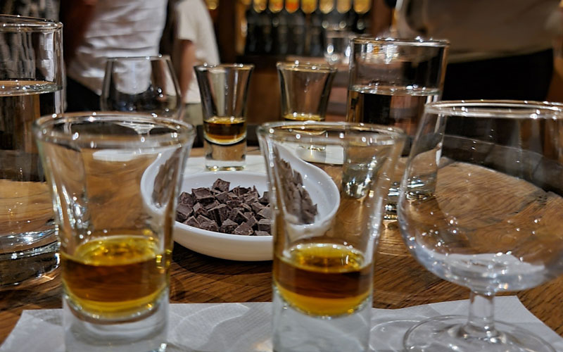 Estudiantes de Gastronomía del ITB profundizan su formación en la Cava San Miguel en Cuenca.