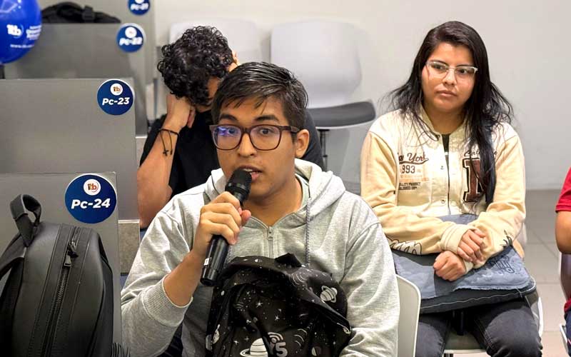 Descubre los momentos más destacados del ITB en la Exposición Literaria Eugenio Espejo.