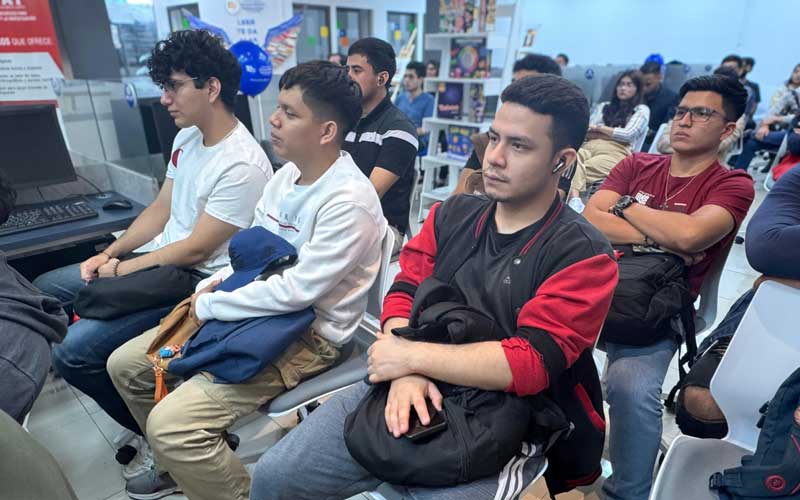 Descubre los momentos más destacados del ITB en la Exposición Literaria Eugenio Espejo.