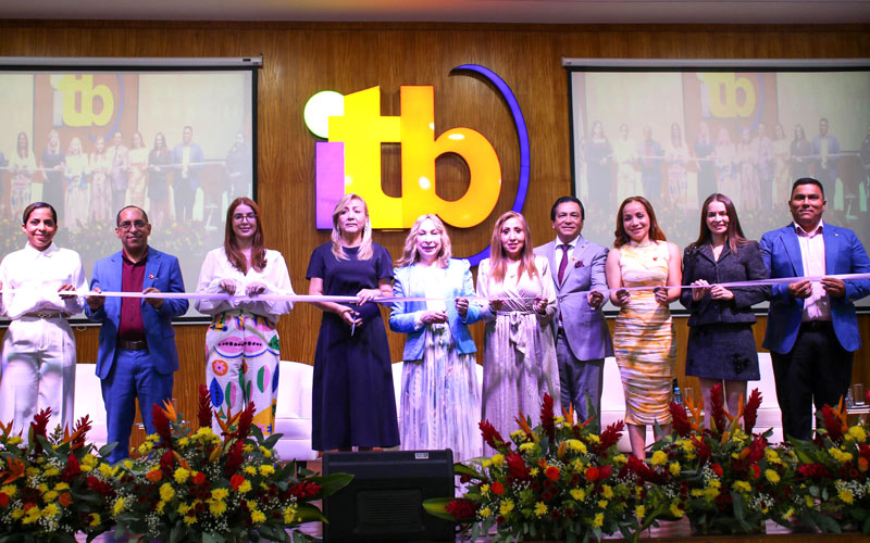Primer día de la III Cumbre de Mujer Impacto Mundial: Mujeres en Acción y Cultura de Paz