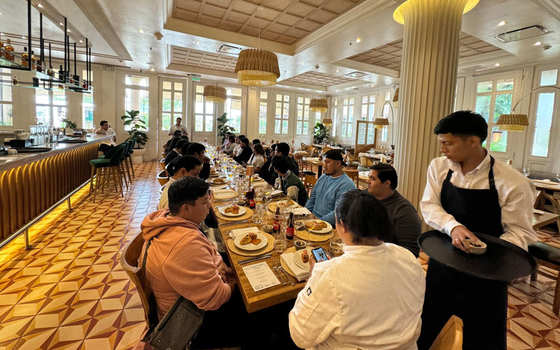 Estudiantes de Gastronomia participaron en cata de cervezas artesanales.