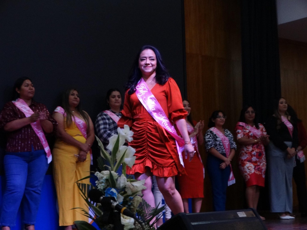Colaboradoras del ITB reciben homenaje por el Día de la Madre