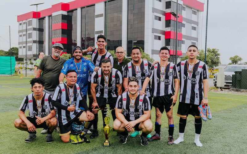 ITB y UBE celebraron a los padres con deporte, alegría y reconocimientos 