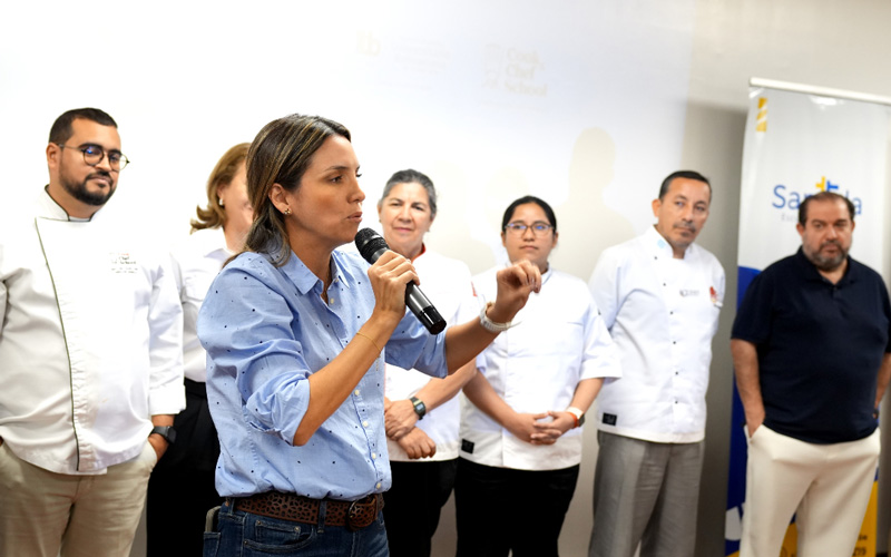 Docentes de la carrera de Gastronomía del ITB participan en el encuentro de escuelas gastronómicas y huecas rumbo a Raíces 2025.