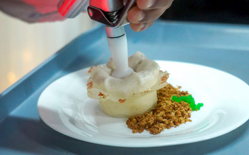 Estudiantes de Gastronomía del ITB fusionan conocimiento y arte en “Gastro Garden”