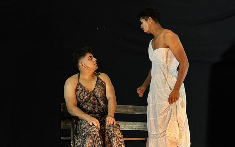 Grupo Camaleón del ITB y la UBE brilla en Festival Internacional con obra Las Asambleístas