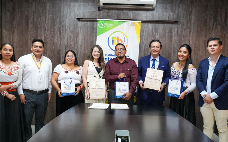  ITB firma convenio marco de cooperación con el Movimiento Indígena del Pueblo Kichwa de la Costa Ecuatoriana