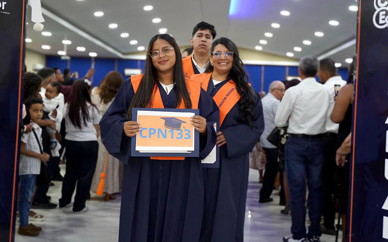 Conduce Ecuador del ITB celebra la graduación de nuevos profesionales en conducción 