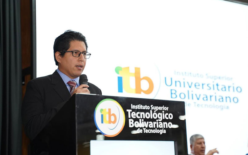 Conduce Ecuador del ITB celebra la graduación de nuevos profesionales en conducción 