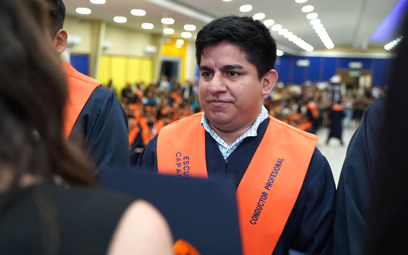 Conduce Ecuador del ITB celebra la graduación de nuevos profesionales en conducción 